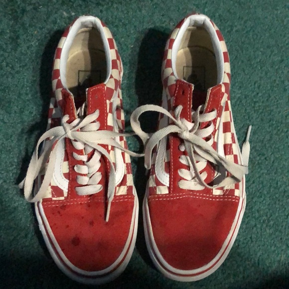Red vans - Picture 1 of 5